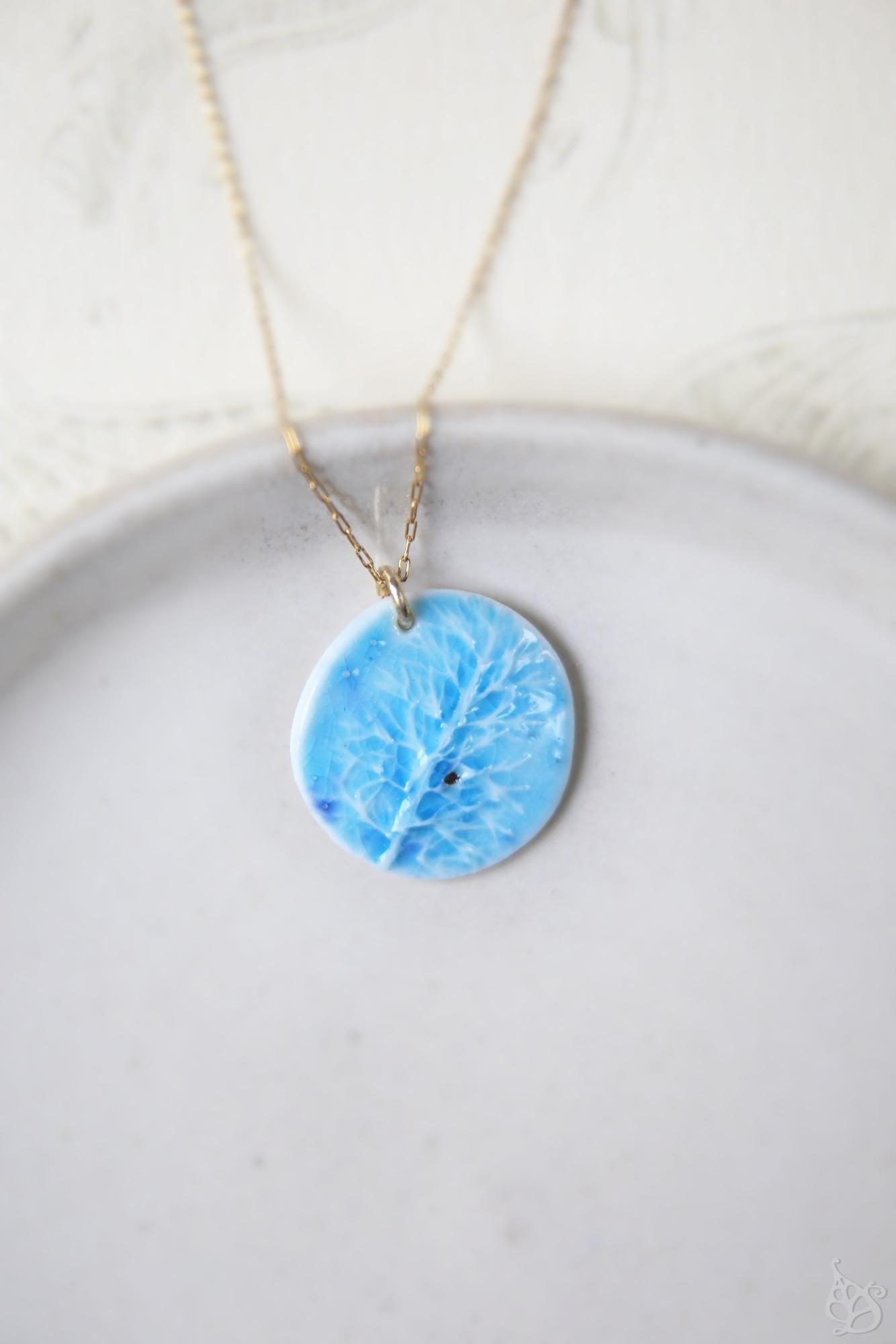 Petite prairie / Porcelain pendant
