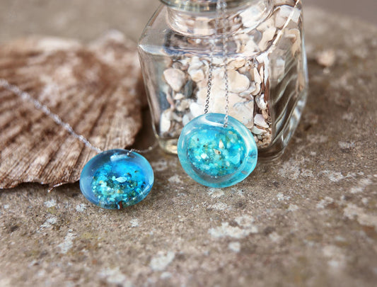 Aod an Emrodez / Twin necklaces with sand from Cancale