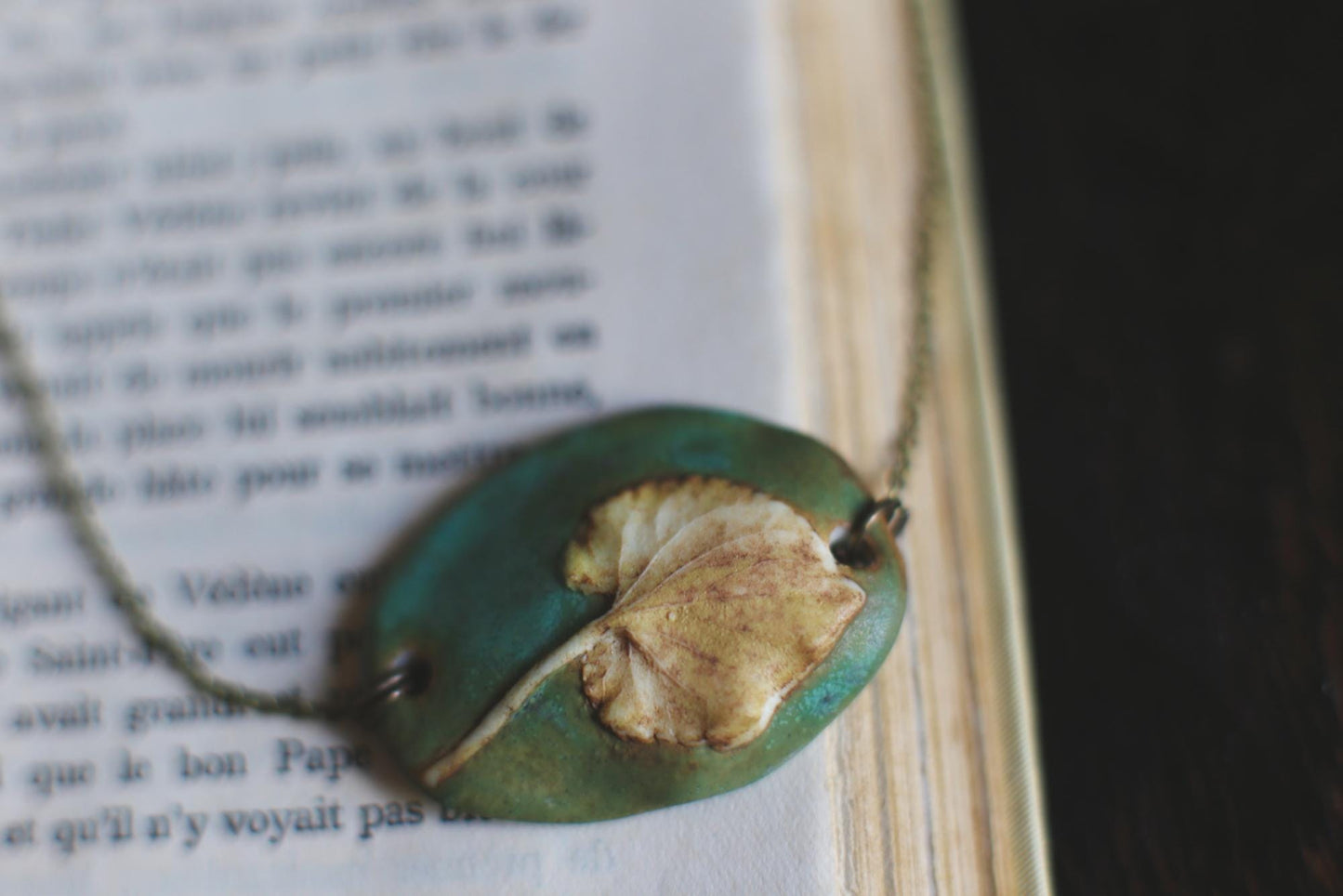 Leaf / Porcelain Pendant