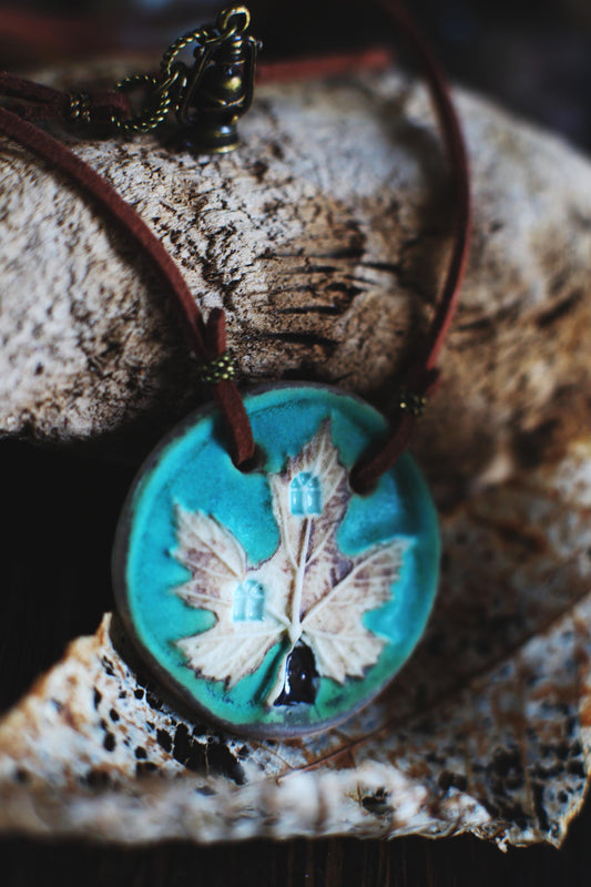 Leaf Home / Porcelain Pendant