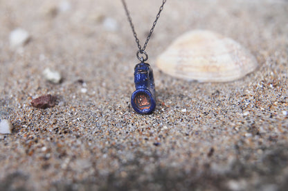 Knock-knock / Ceramic Pendant