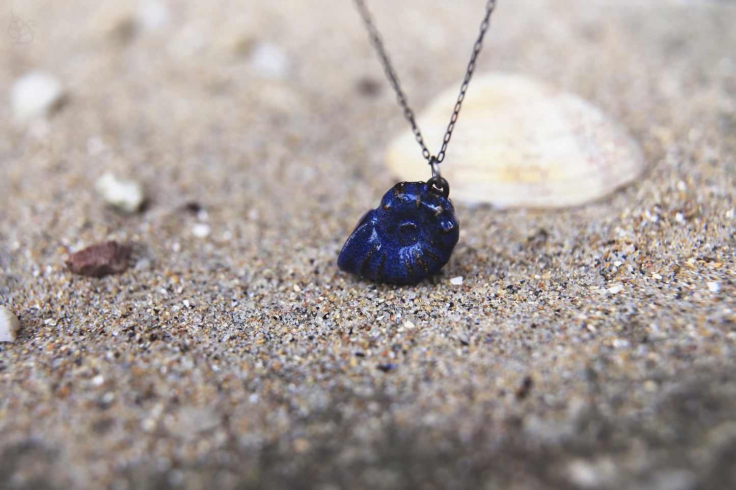 Knock-knock / Ceramic Pendant