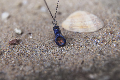 Knock-knock / Ceramic Pendant