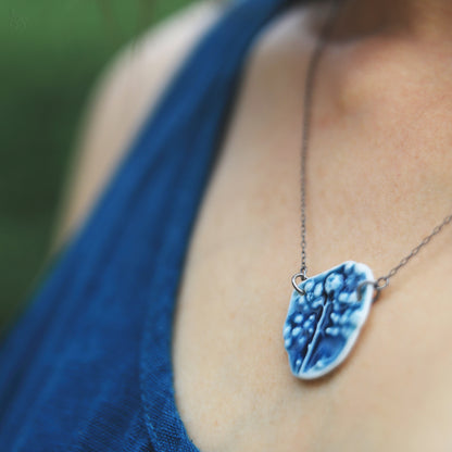 Forget-me-not / Porcelain Pendant