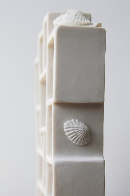 Trompe l'oeil / Porcelain Curiosity Cabinet