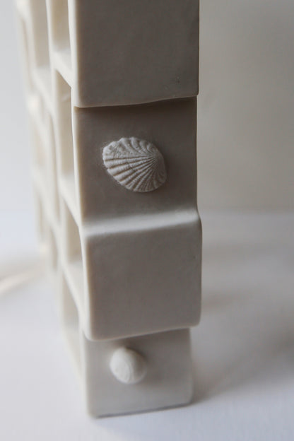 Trompe l'oeil / Porcelain Curiosity Cabinet