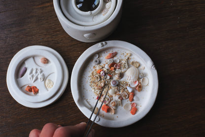 Tri Caché / Miniature Beachcombing set in Porcelain