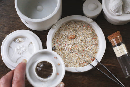 Tri Caché / Miniature Beachcombing set in Porcelain