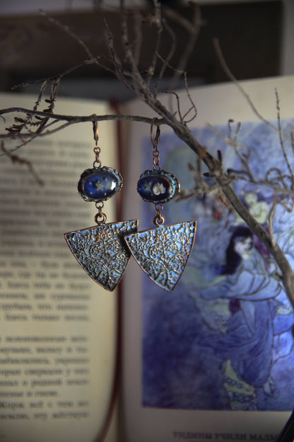 Meteor Shower / Okinawan seashell and sand earrings