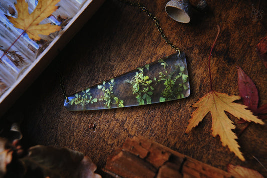Garden Dweller / Pressed flowers from Brittany / Pendant