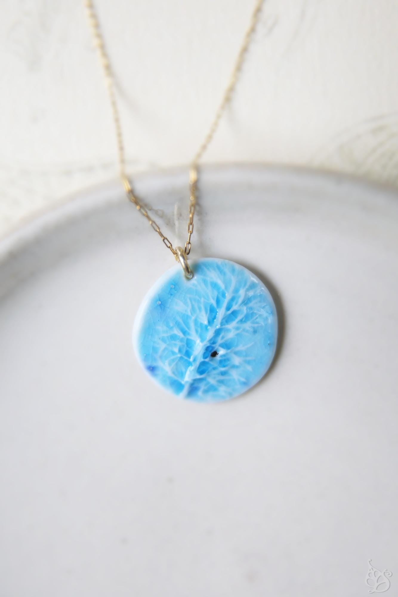 Petite prairie / Porcelain pendant