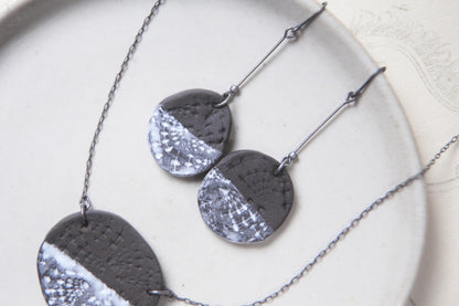 Milk Seas / Black Ceramic Set with Seashell Imprints