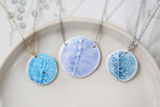 Petite prairie / Porcelain pendant