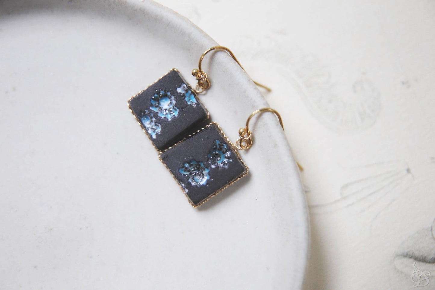 Sequence / Black Ceramic Earrings with Seashell Imprints