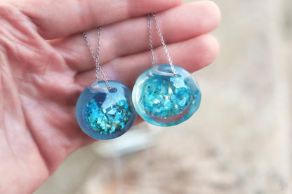 Aod an Emrodez / Twin necklaces with sand from Cancale