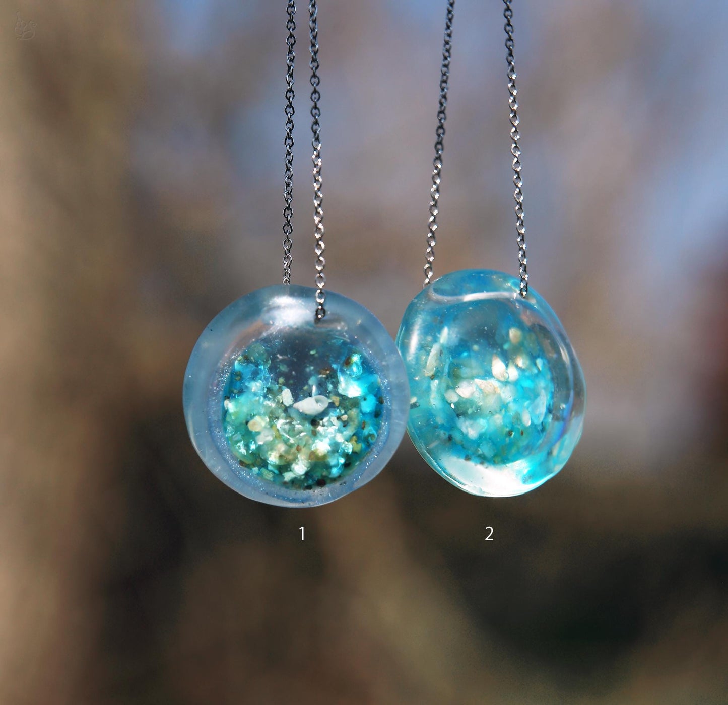 Aod an Emrodez / Twin necklaces with sand from Cancale