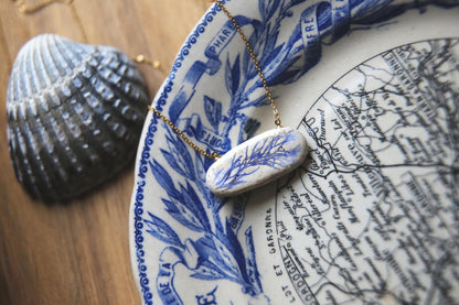 Seaweed 23 / Ceramic Pendant