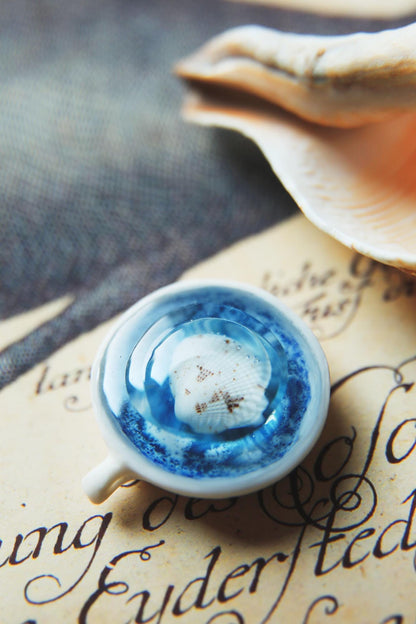 Clam Pool / Porcelain and Seashell Necklace