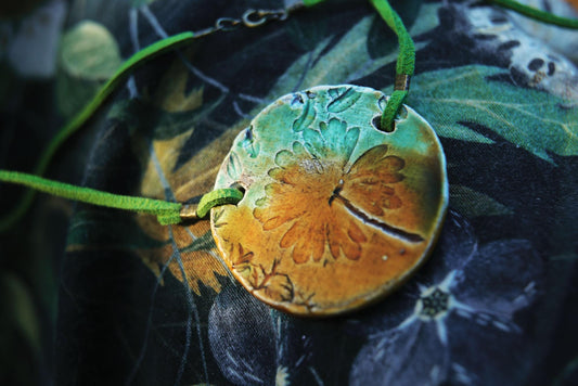 Herbarium / Porzellan-Halskette