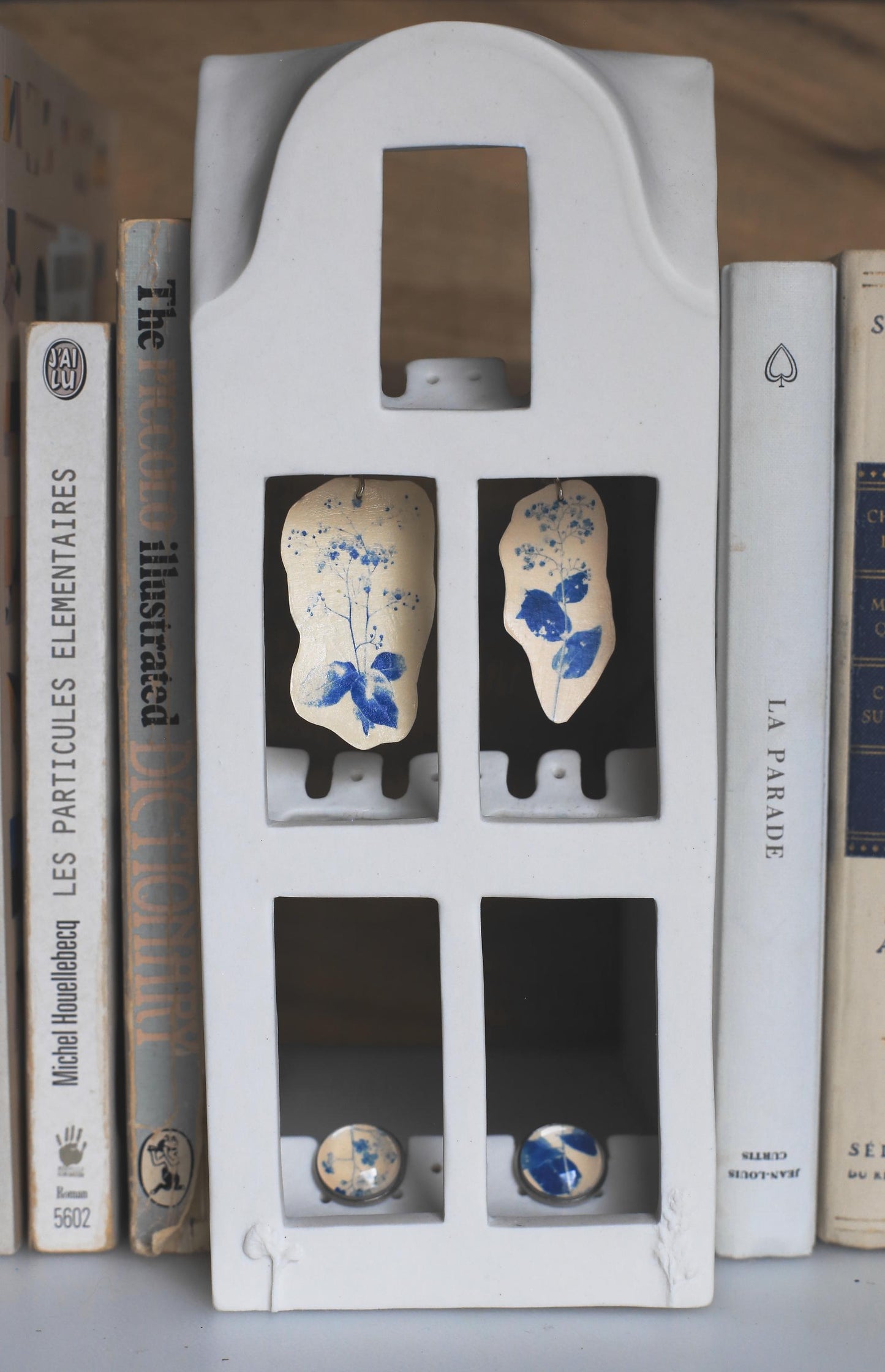 The Dutch House / Porcelain Jewelry Display