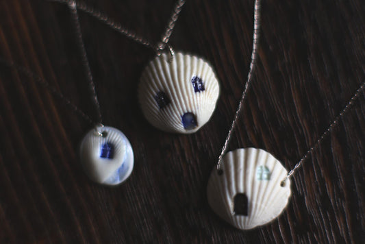 Housewarming Scallop / Porcelain Pendant