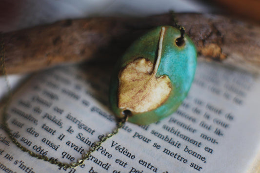 Leaf / Porcelain Pendant