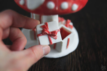 Amanita Festiva / Porcelain Jewellery Box