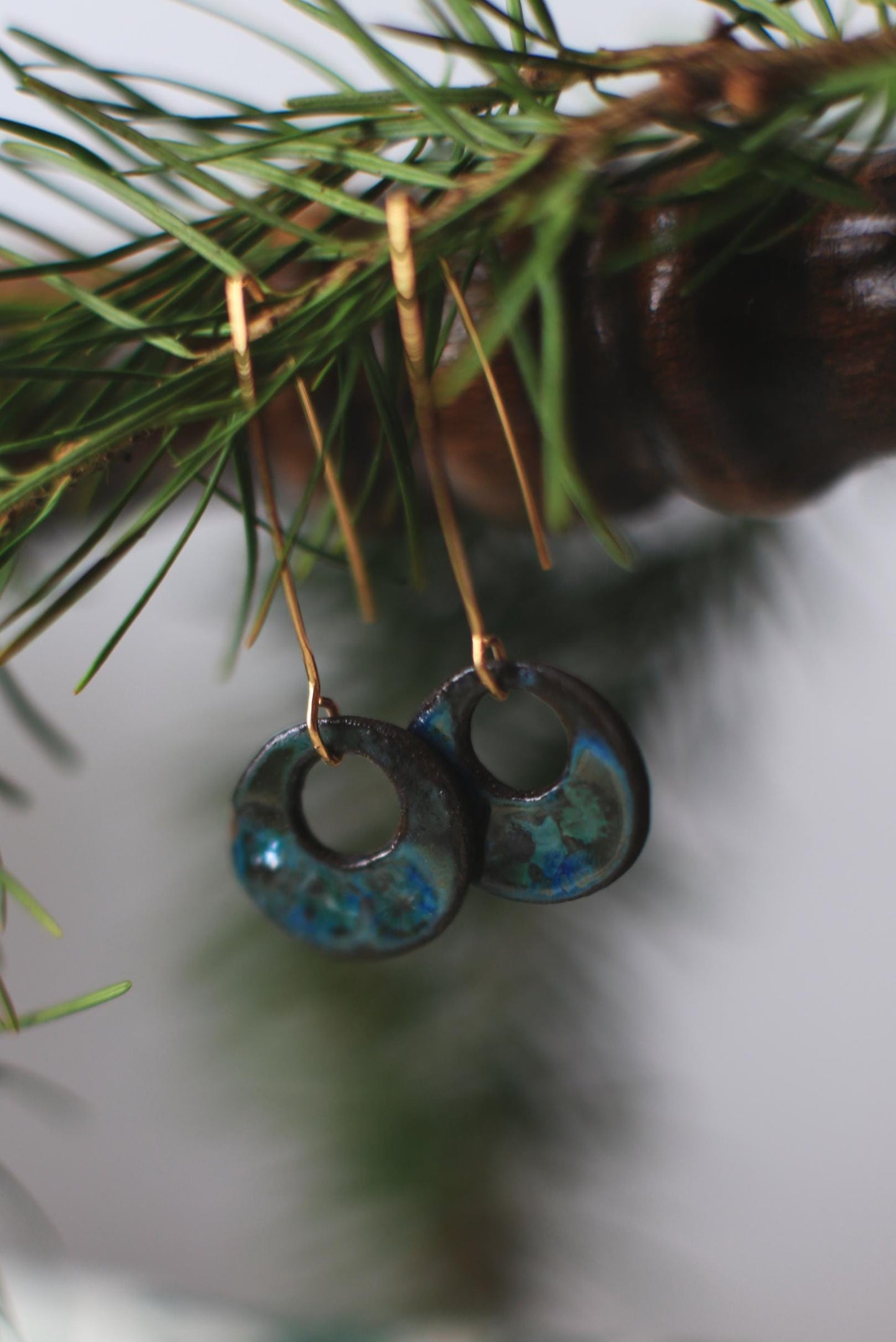 Sea Wreaths / Ceramic Earrings and Pendant with Seashell Imprints