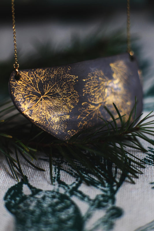 Enchanted Hydrangea / Ceramic Necklace