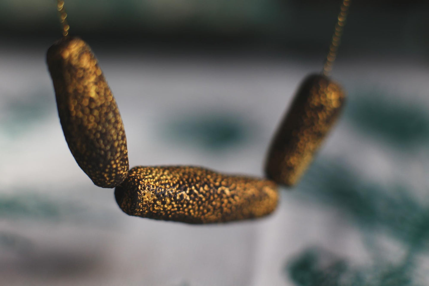 Coral Gold / Black Ceramics Coral-shaped Beaded Necklace