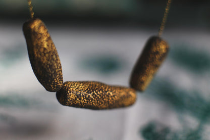 Coral Gold / Black Ceramics Coral-shaped Beaded Necklace