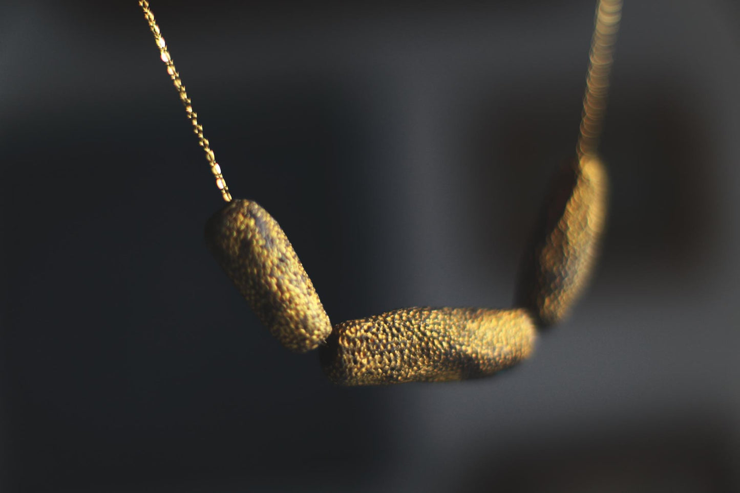 Coral Gold / Black Ceramics Coral-shaped Beaded Necklace