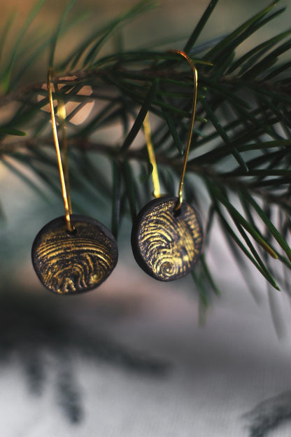 Golden Waves / Black Ceramics Earrings with Seashell Imprints