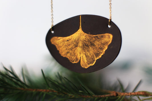 Biloba / Ceramic Necklace
