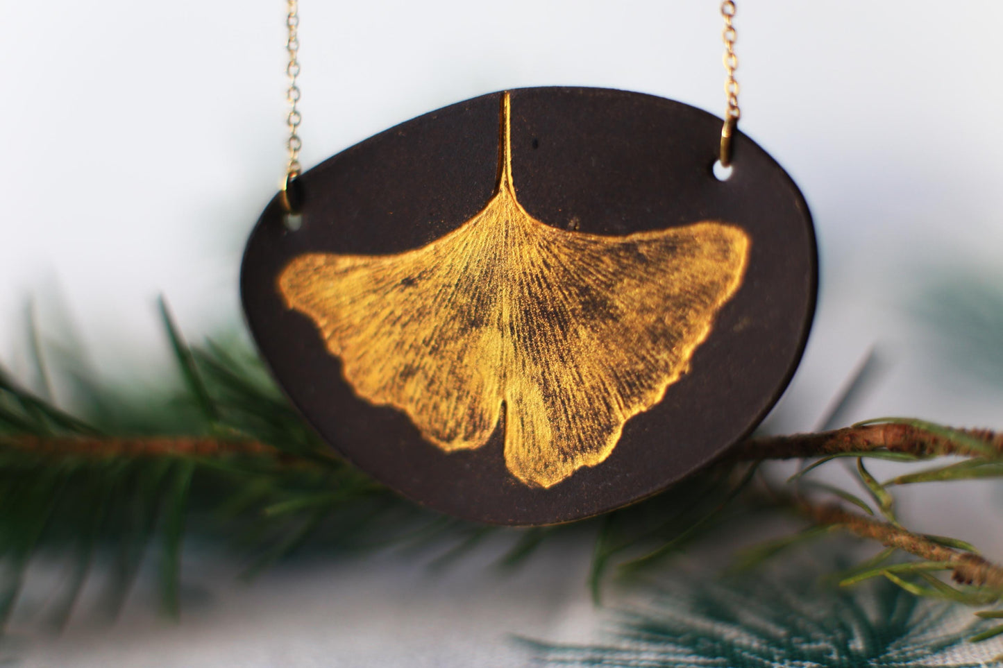 Biloba / Ceramic Necklace