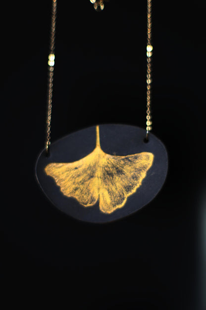 Biloba / Ceramic Necklace