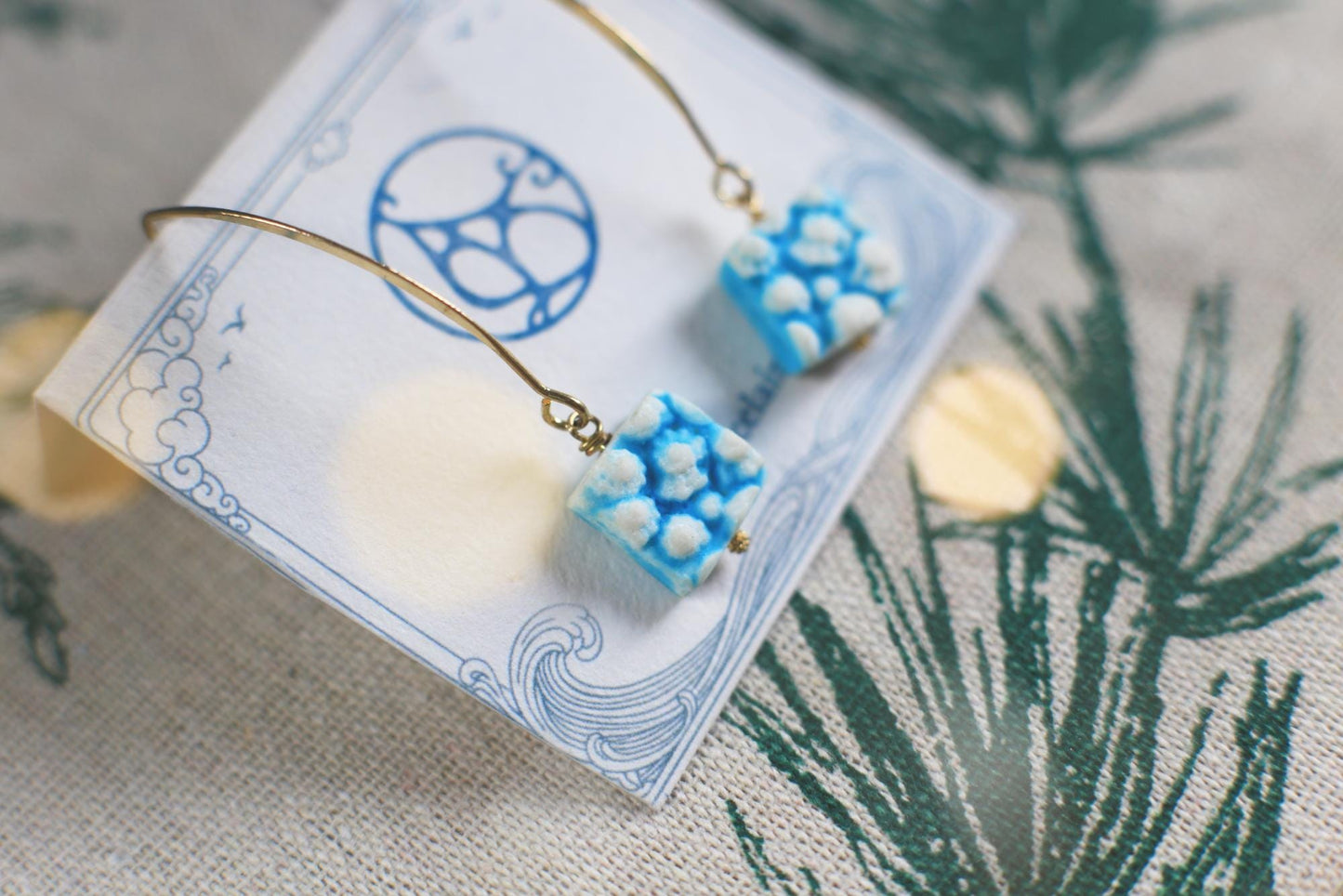 Seahell Bas-relief / Porcelain Earrings and Pendant set