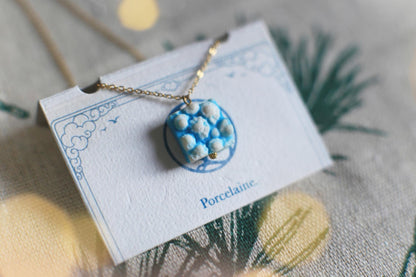 Seahell Bas-relief / Porcelain Earrings and Pendant set