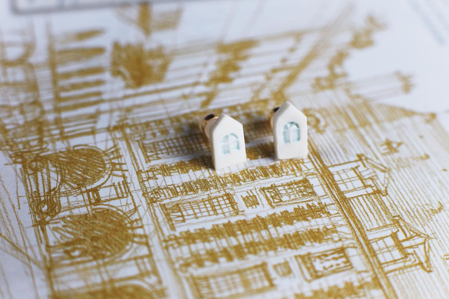 Porcelain Town / Earrings and Pendant Set