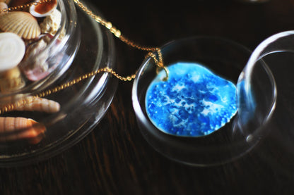 Sandy Bottom / Porcelain Pendant with Okinawan Sand Relief