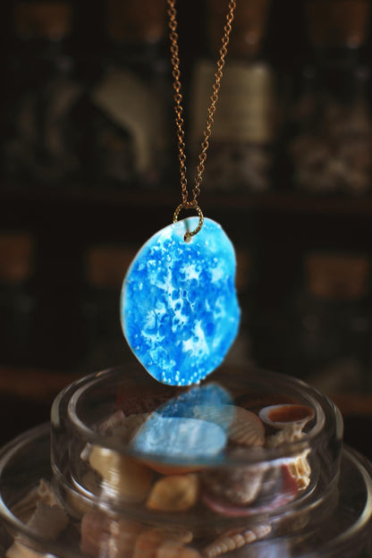 Sandy Bottom / Porcelain Pendant with Okinawan Sand Relief
