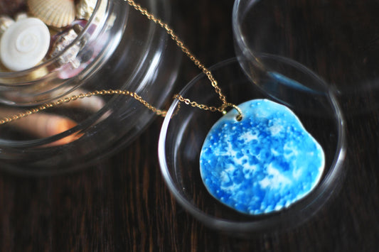 Sandy Bottom / Porcelain Pendant with Okinawan Sand Relief