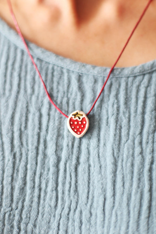 Fraise / Ceramic Necklace