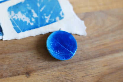 Leaf Structured / Porcelain Brooch